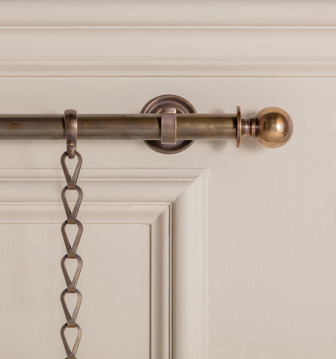 0.75" / 19mm Picture Rail per Yard - Antique Brass