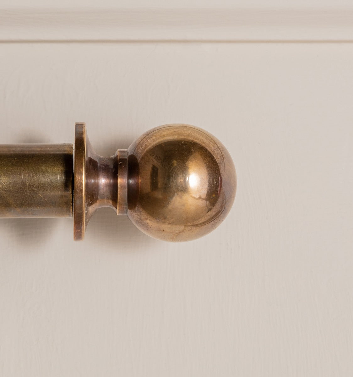 0.75" / 19mm Picture Rail per Yard - Antique Brass