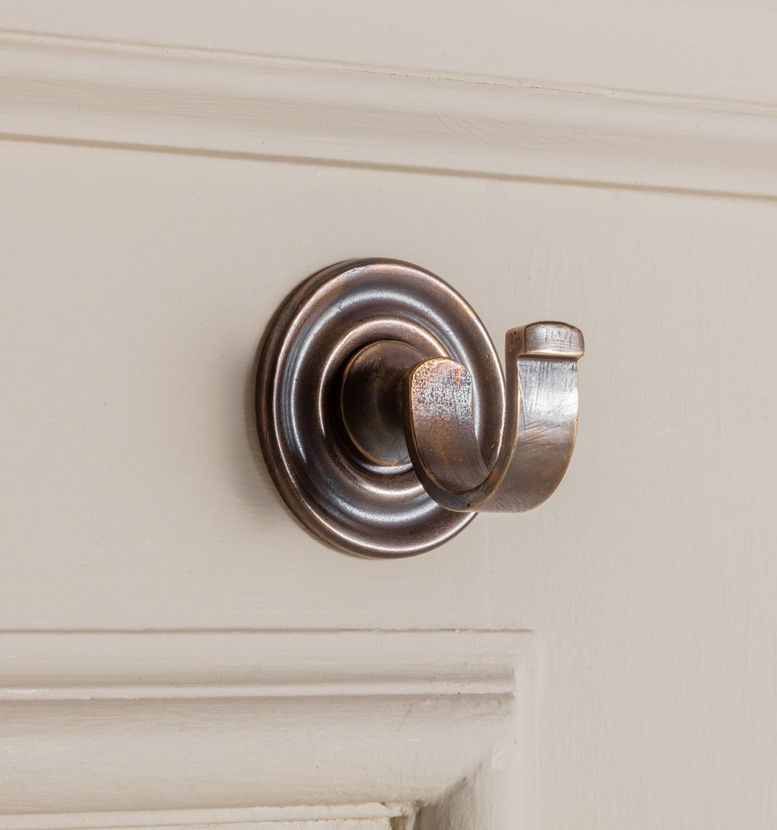 0.75" / 19mm Picture Rail per Yard - Antique Brass