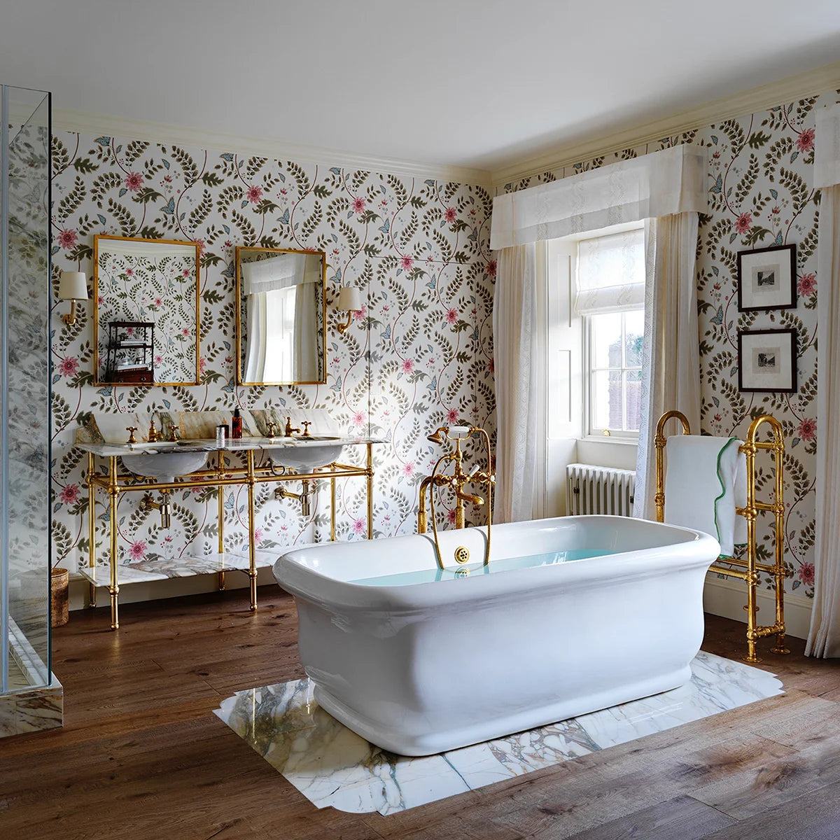 Floral Trail Wallpaper - Delicate