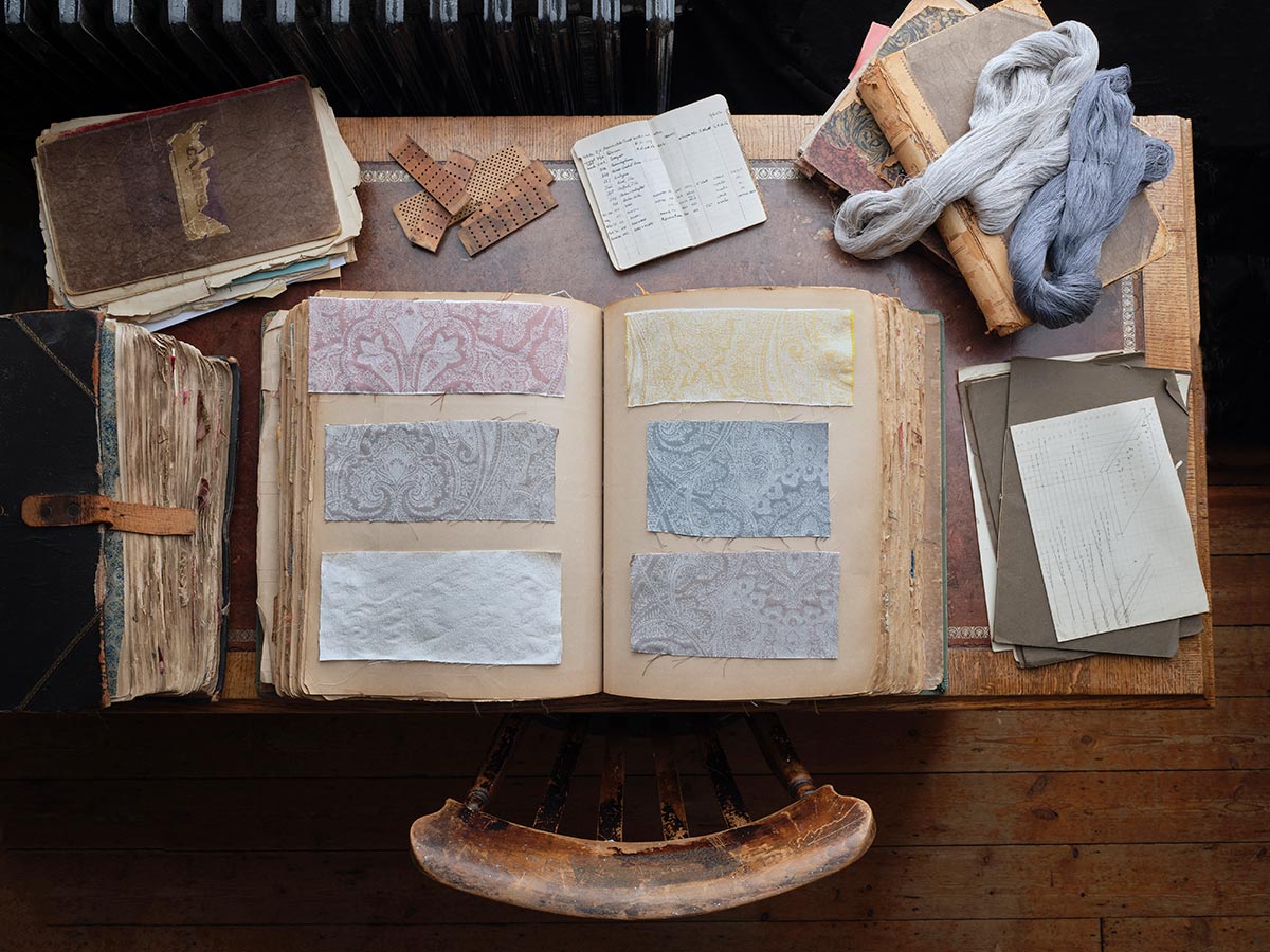 Makins Paisley II - Pale Mint Ecru