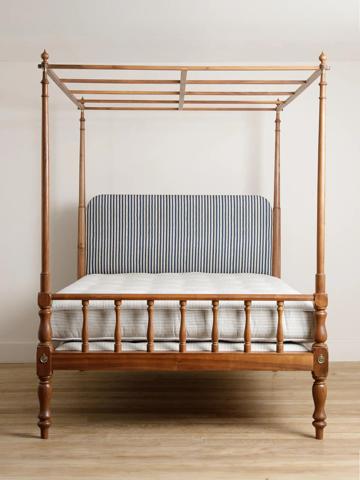 Bala Bed Queen - Teak Finish, Solid American Black Walnut