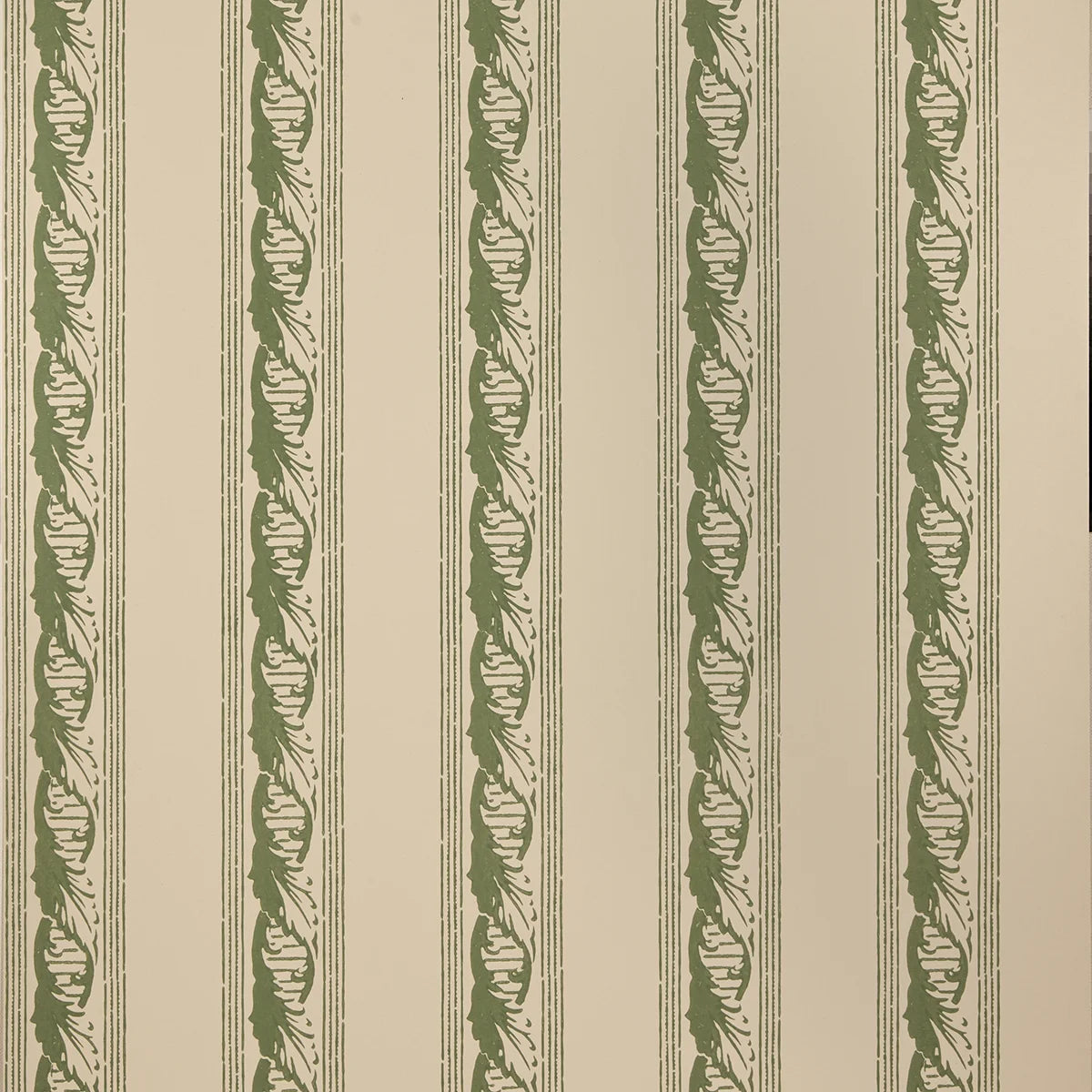 Palantine Stripe Piccola Wallpaper - Carciofo on Crema