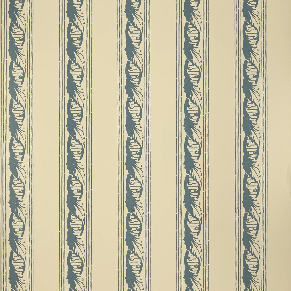 Palantine Stripe Piccola Wallpaper - Ciel on Crema