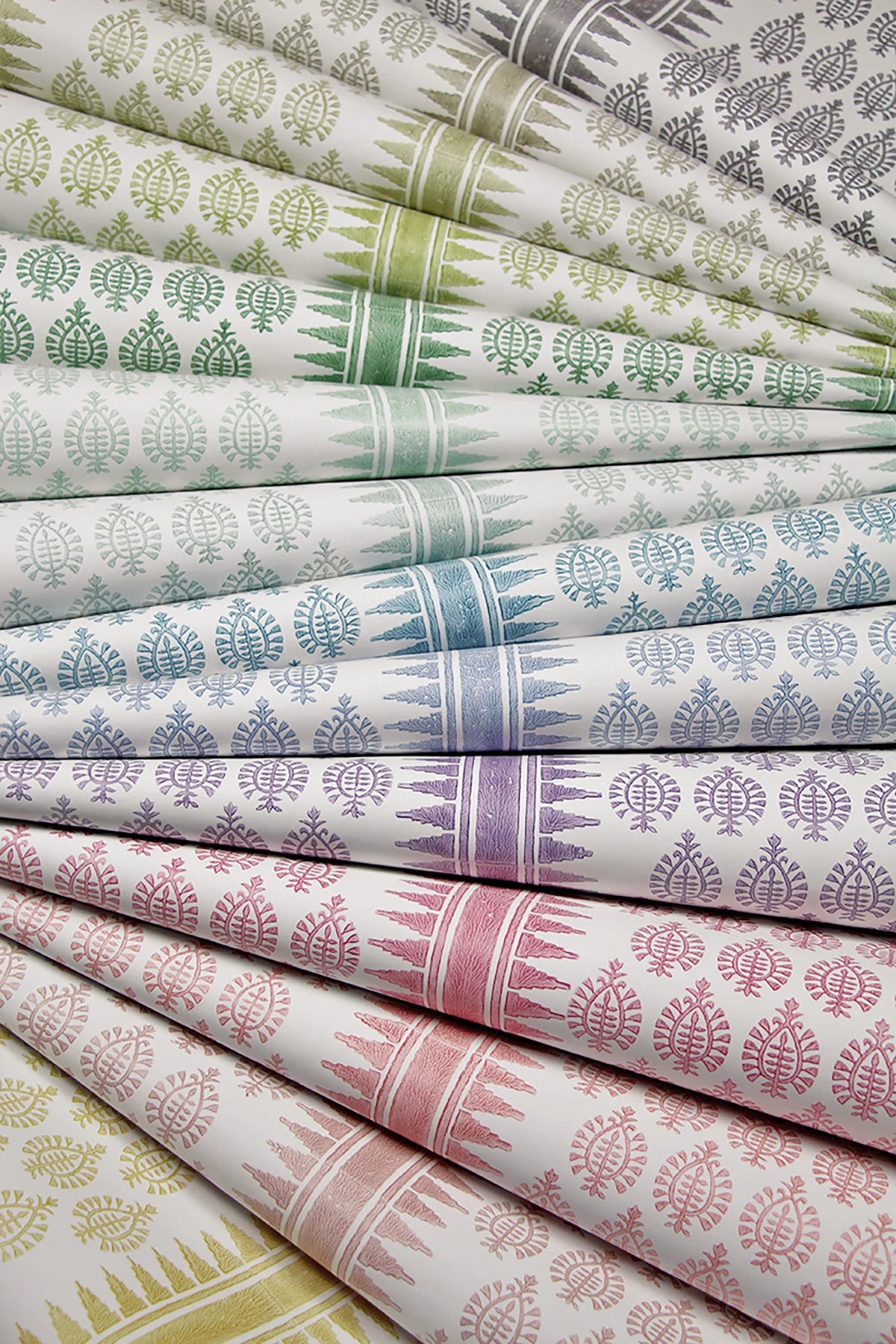 Shalimar Wallpaper - Paprika Rose