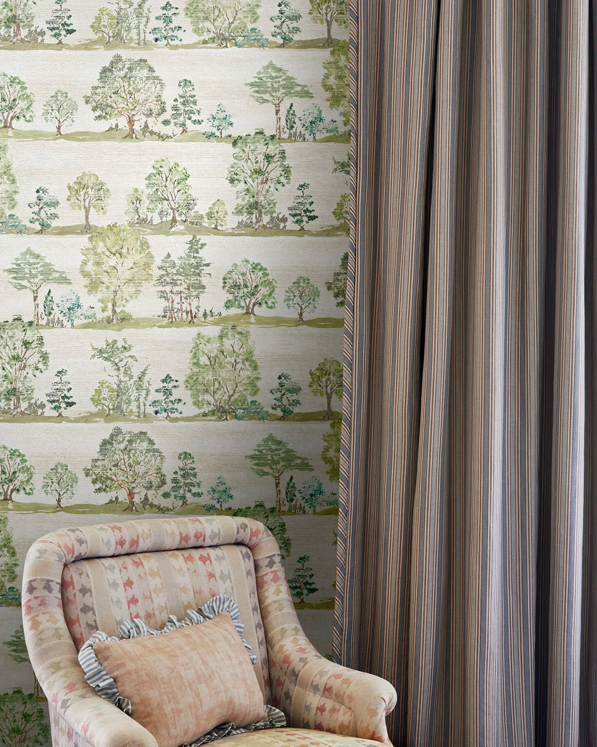 Woodland Walk Wallpaper - Spring