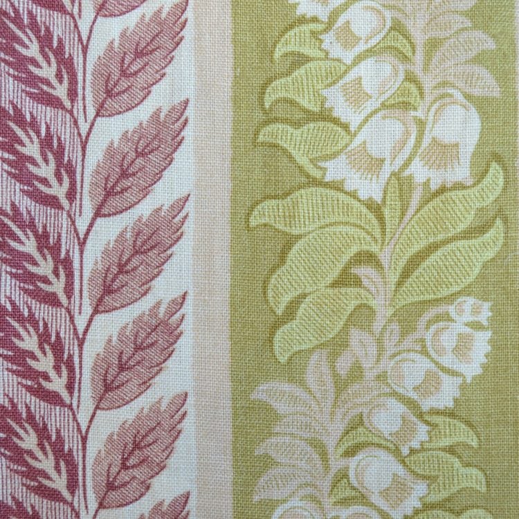 Suffolk Leaf 103L - 02 Pistachio/Aubergine