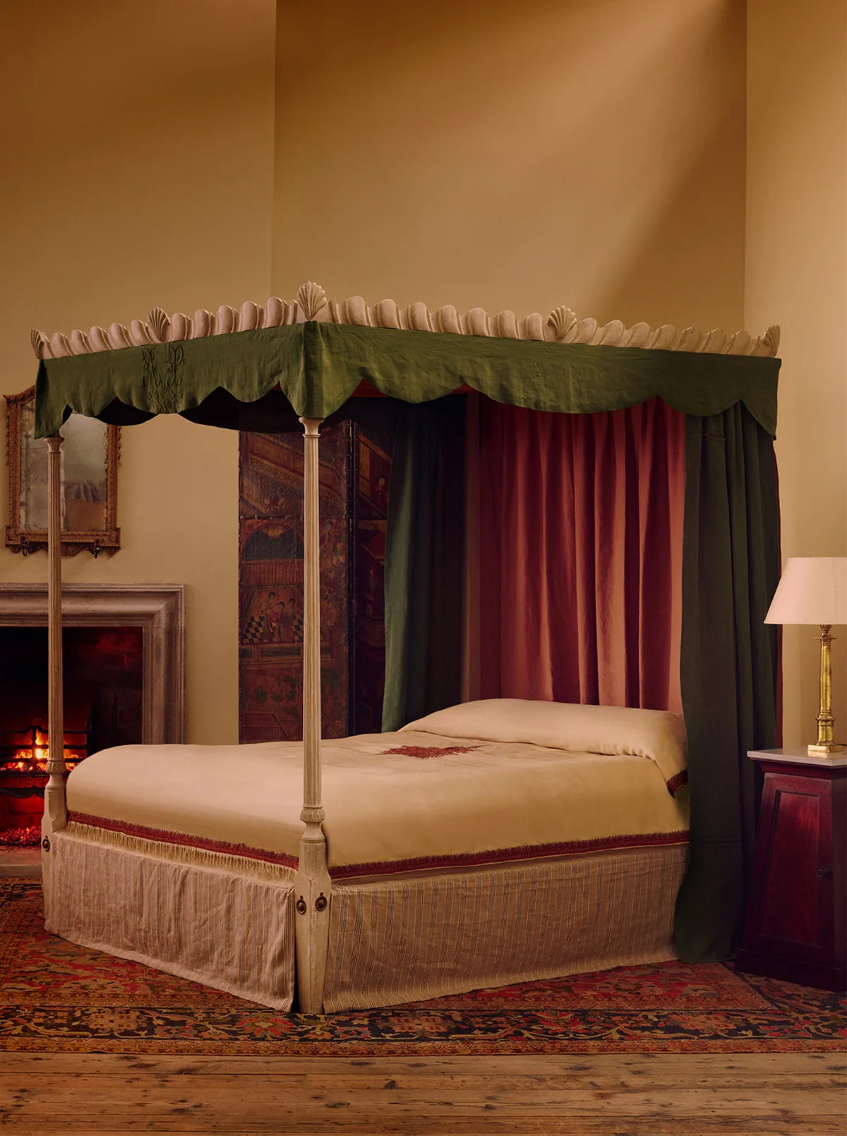 Auberon Bed