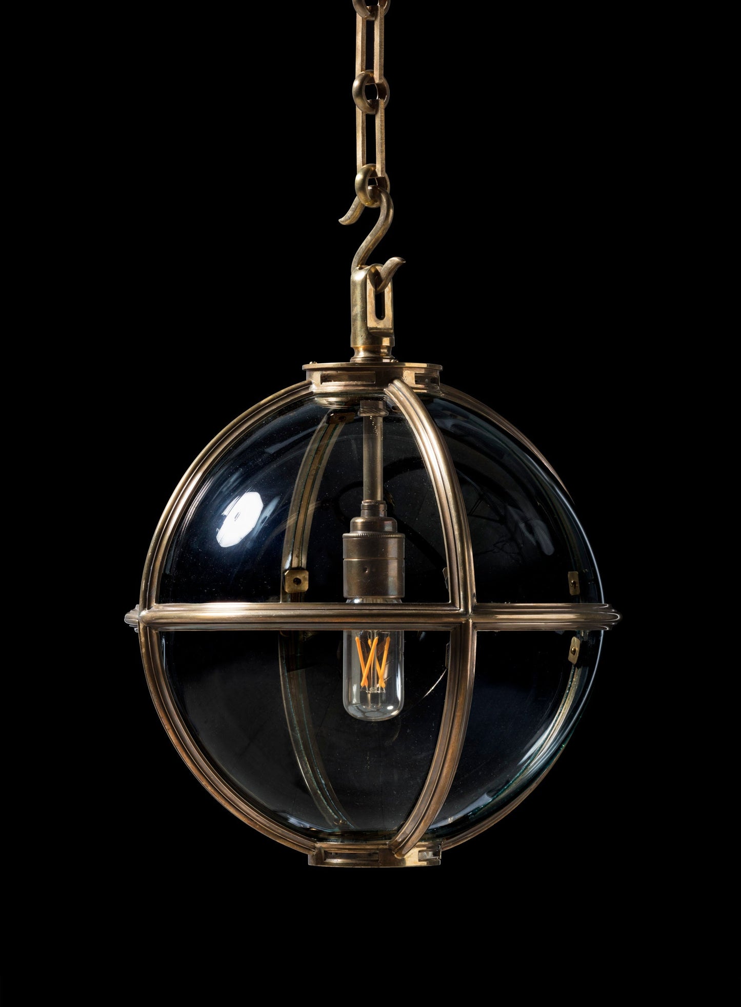 Mott Globe