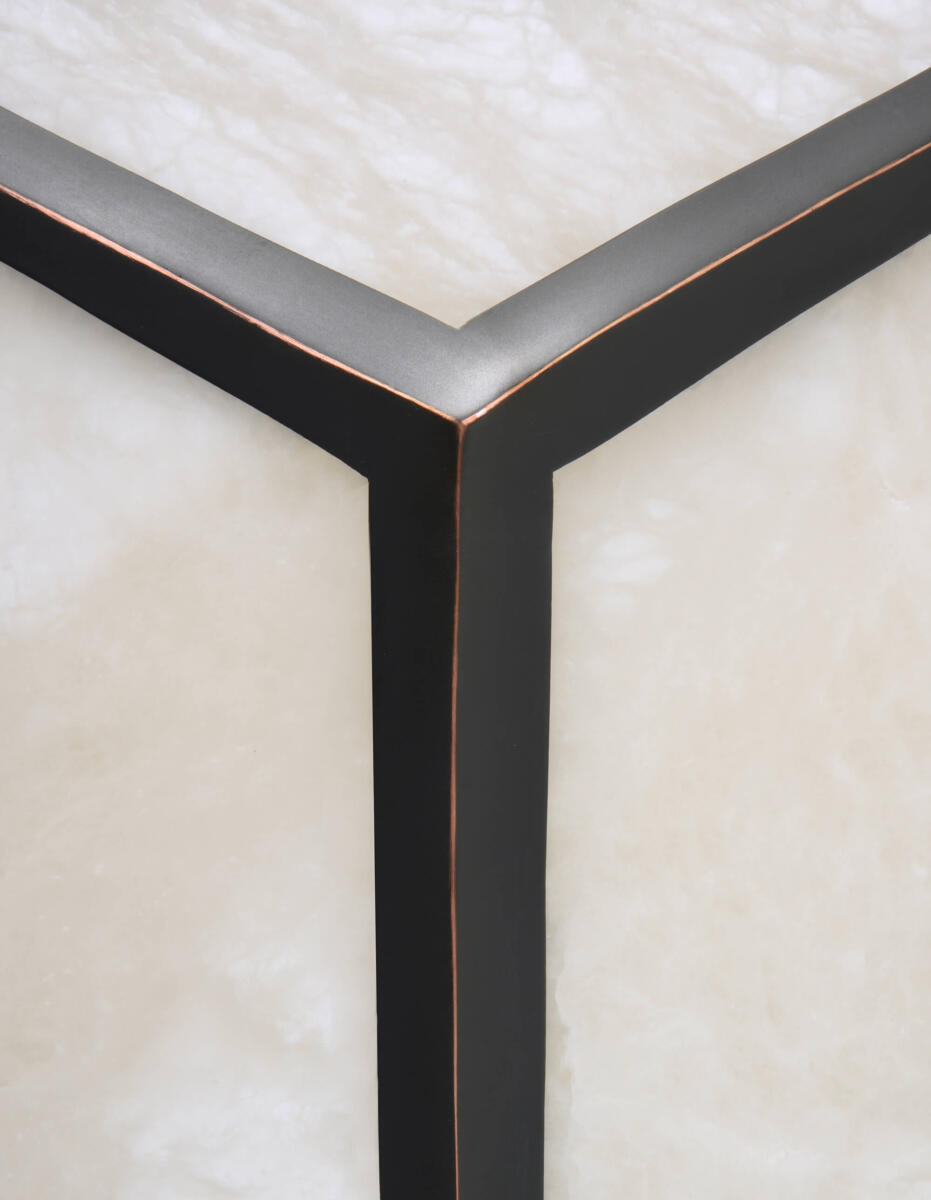 Alabaster Delta Light