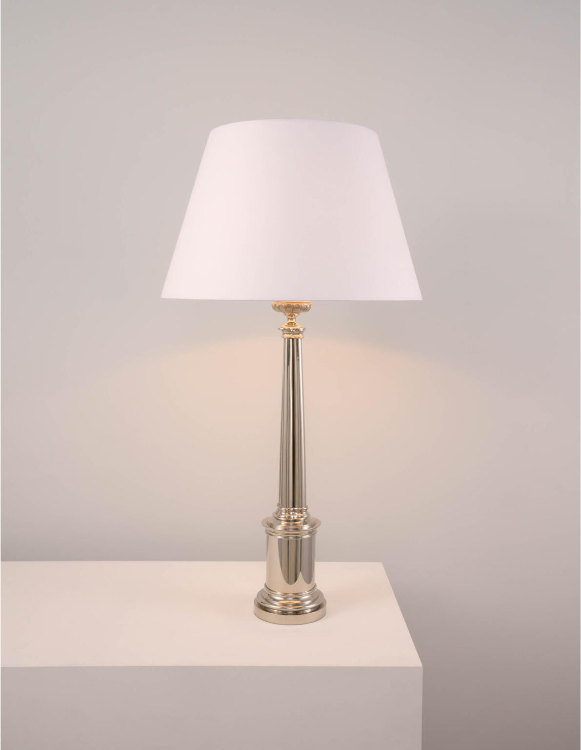 Round Cluster Column Table Light