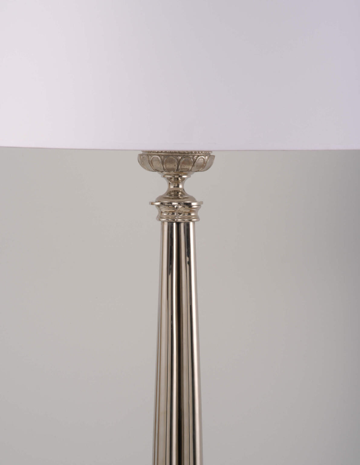 Round Cluster Column Table Light