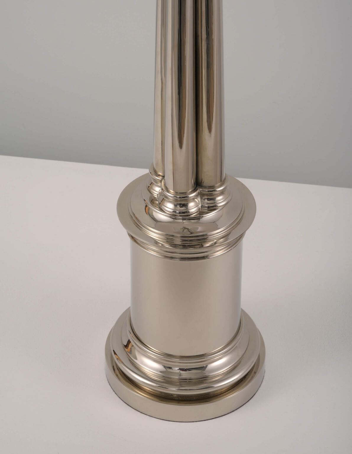 Round Cluster Column Table Light