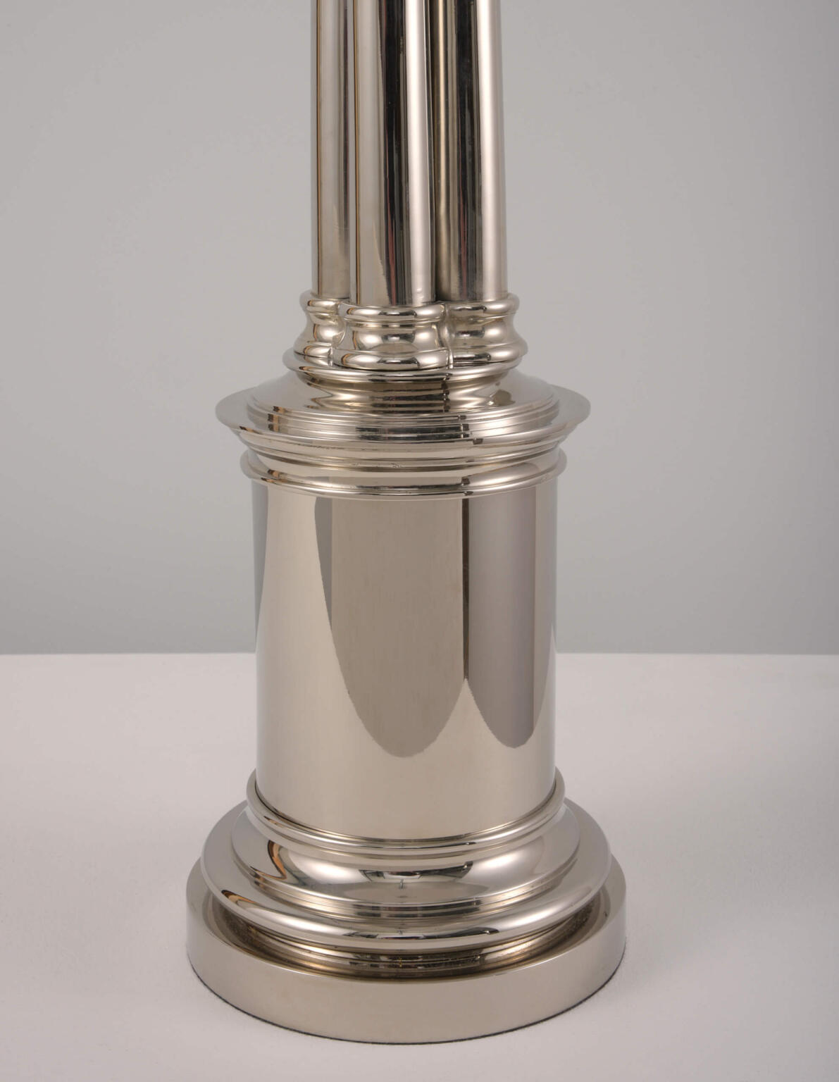 Round Cluster Column Table Light