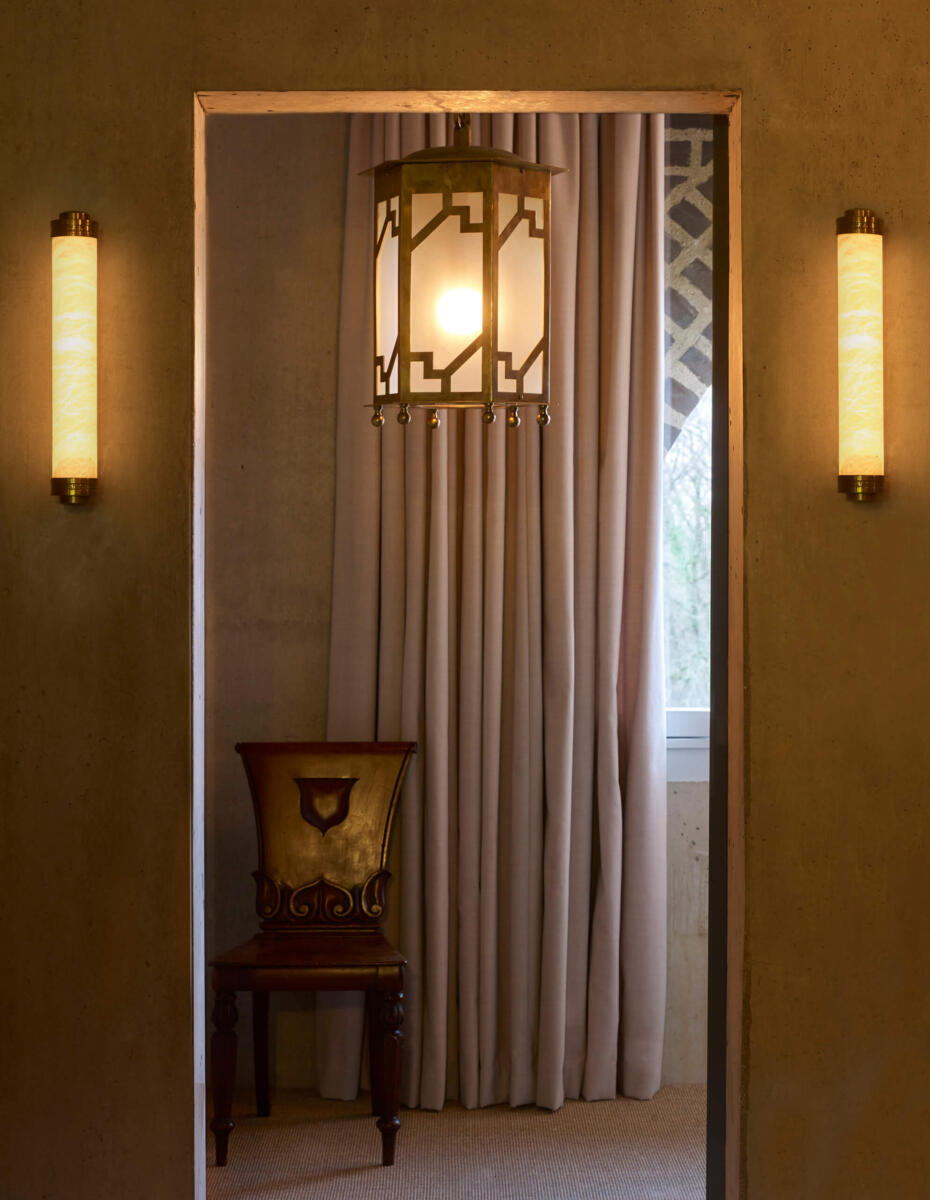 Steppe Lantern