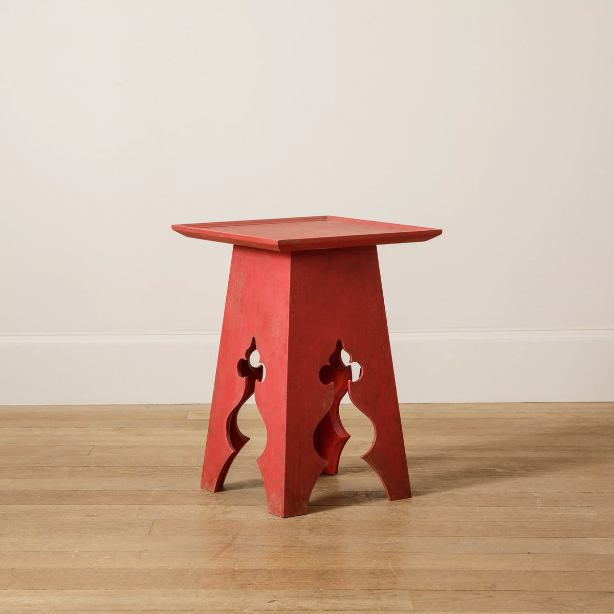 Madder Table