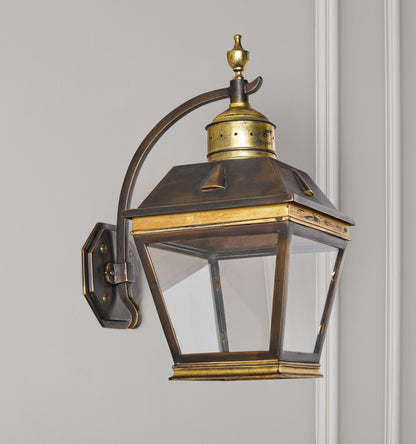 Wexford Wall Lantern - Antique Brass / Gilt detailing
