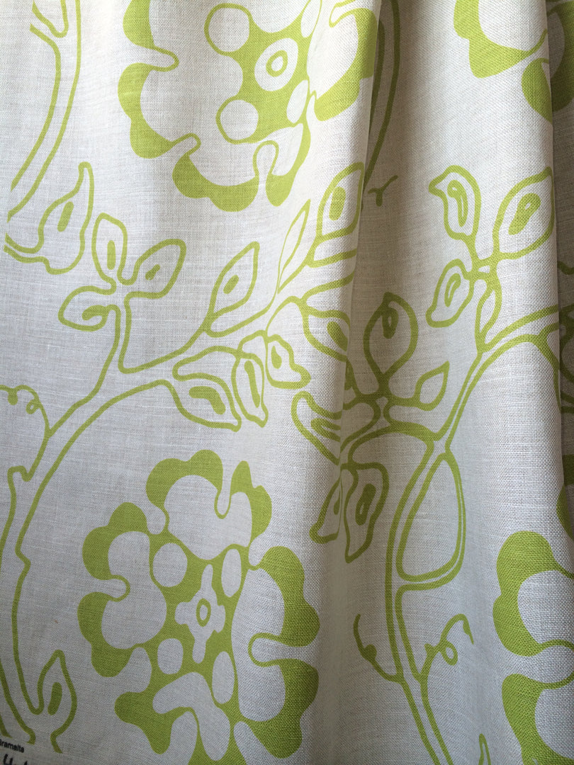 Daises and Vine - Green on Natural Linen