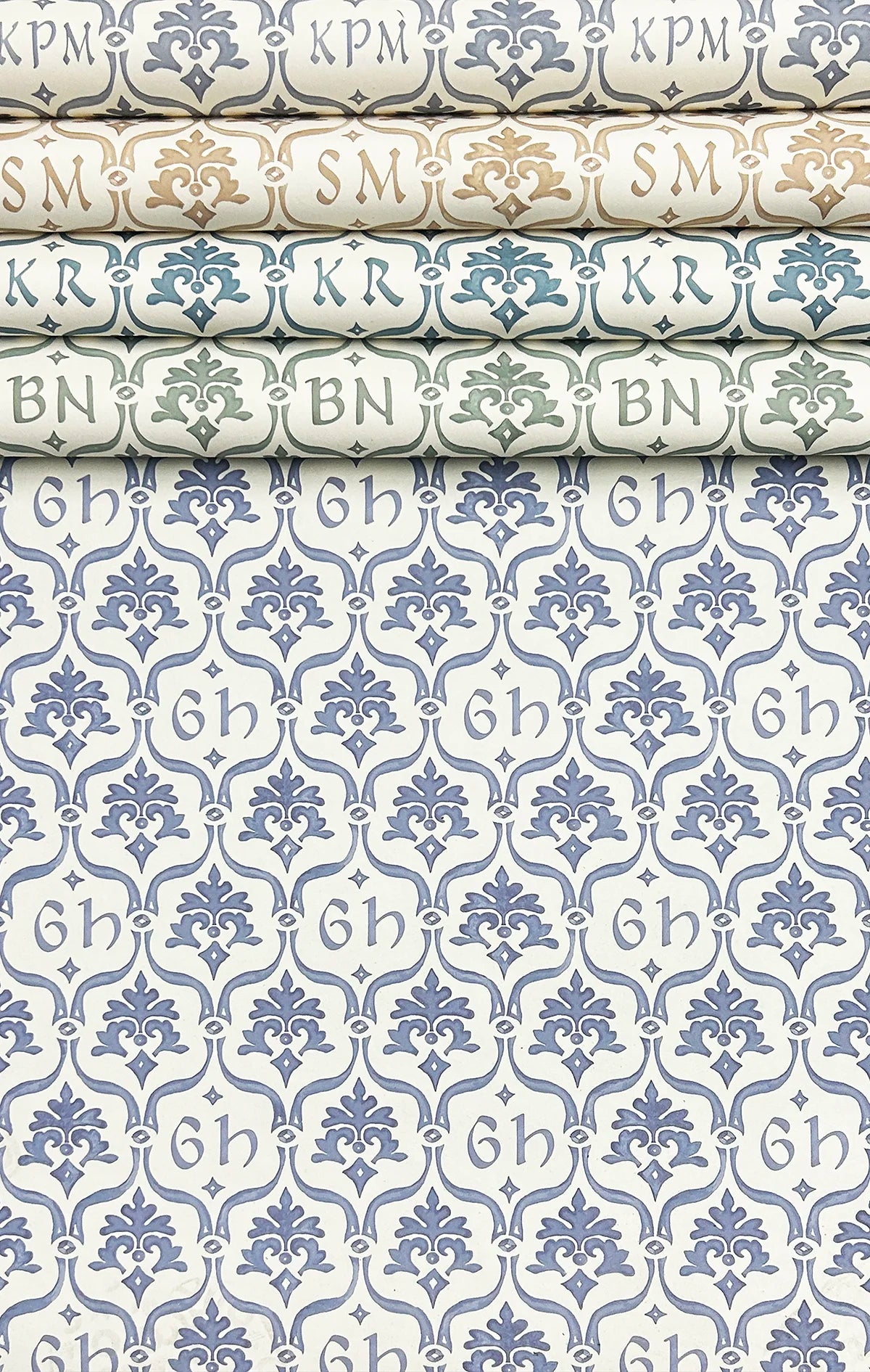 Crest Wallpaper - Stone Grey