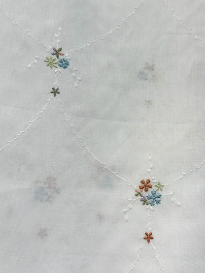 Petit Trianon - Posie on White