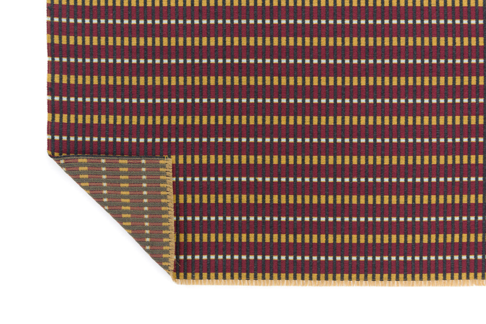 Laurel - Maroon Sand