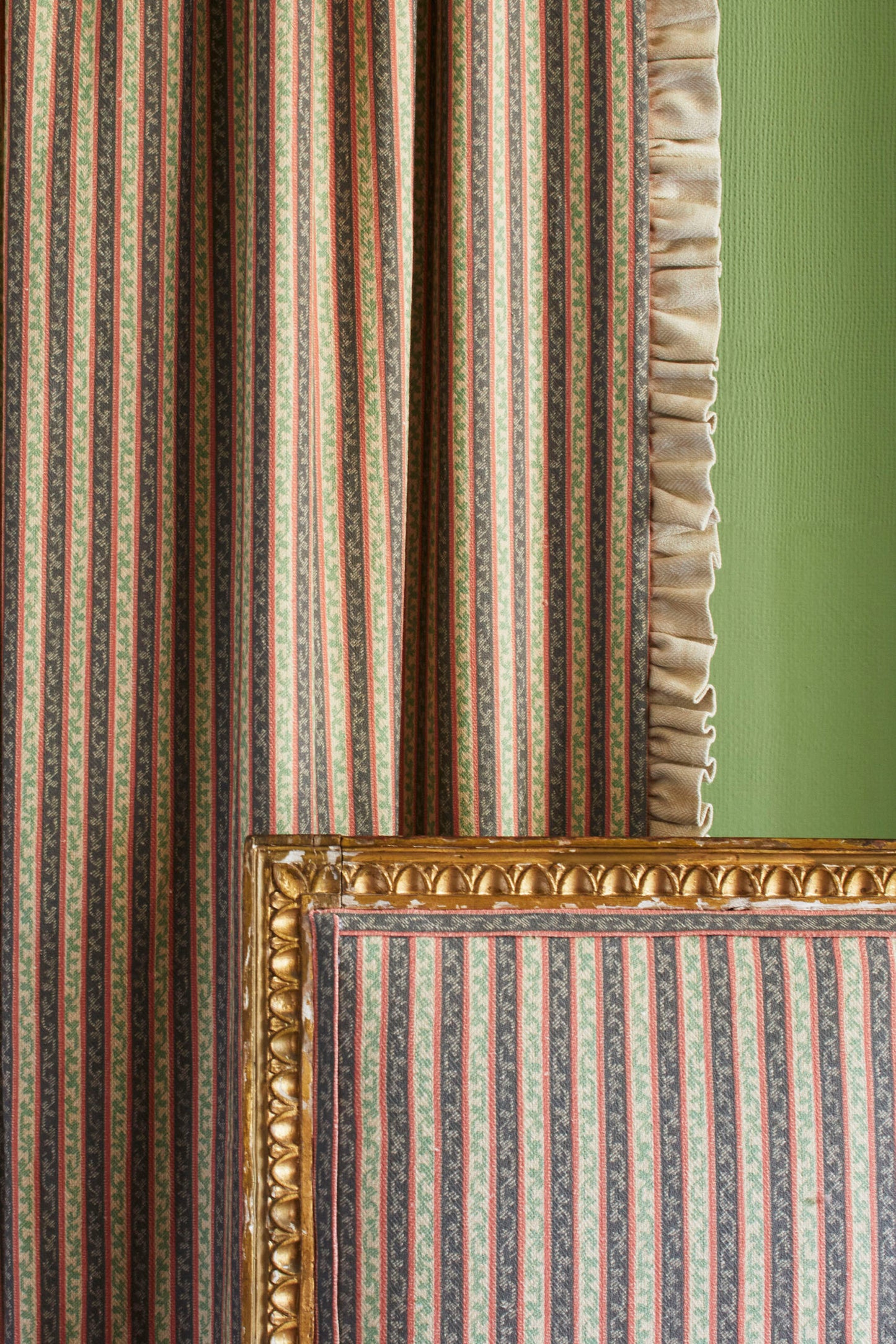 Madeleine - Lacquer