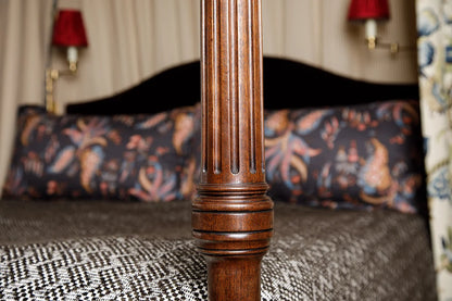 Devonshire Bed Queen - Antique Mahogany - Painted Cornice