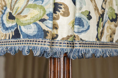 Devonshire Bed Queen - Antique Mahogany - Painted Cornice