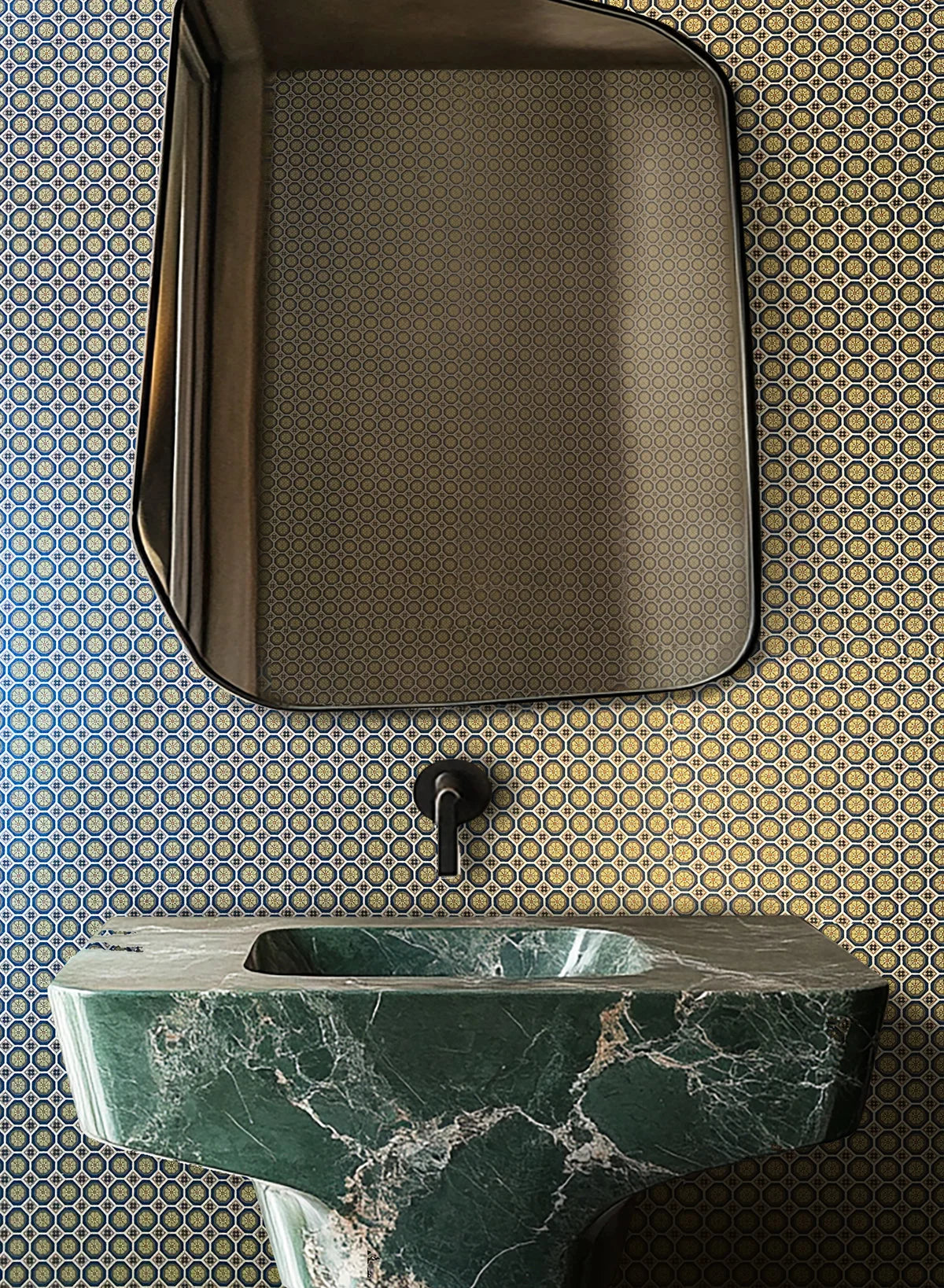 Moneta Wallpaper - Platinum