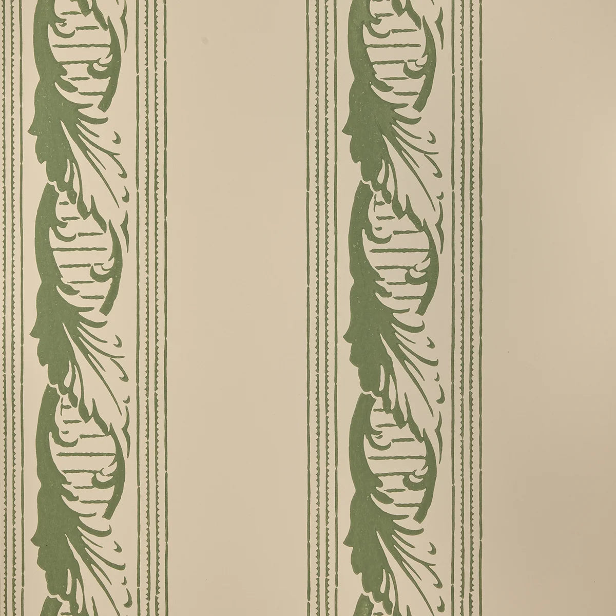 Palantine Stripe Grande Wallpaper - Carciofo on Crema