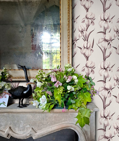 Rayures D'Iris Wallpaper - Aubergine