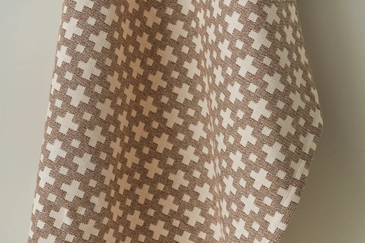 Kiss Cross - Chestnut