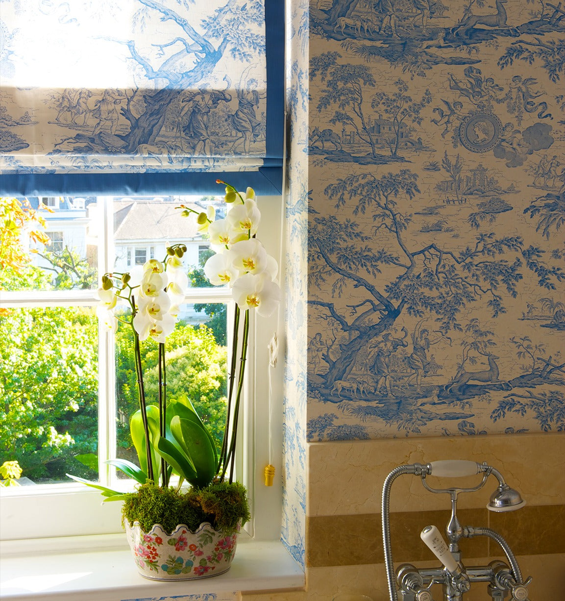 La Chasse Wallpaper - Powder Blue