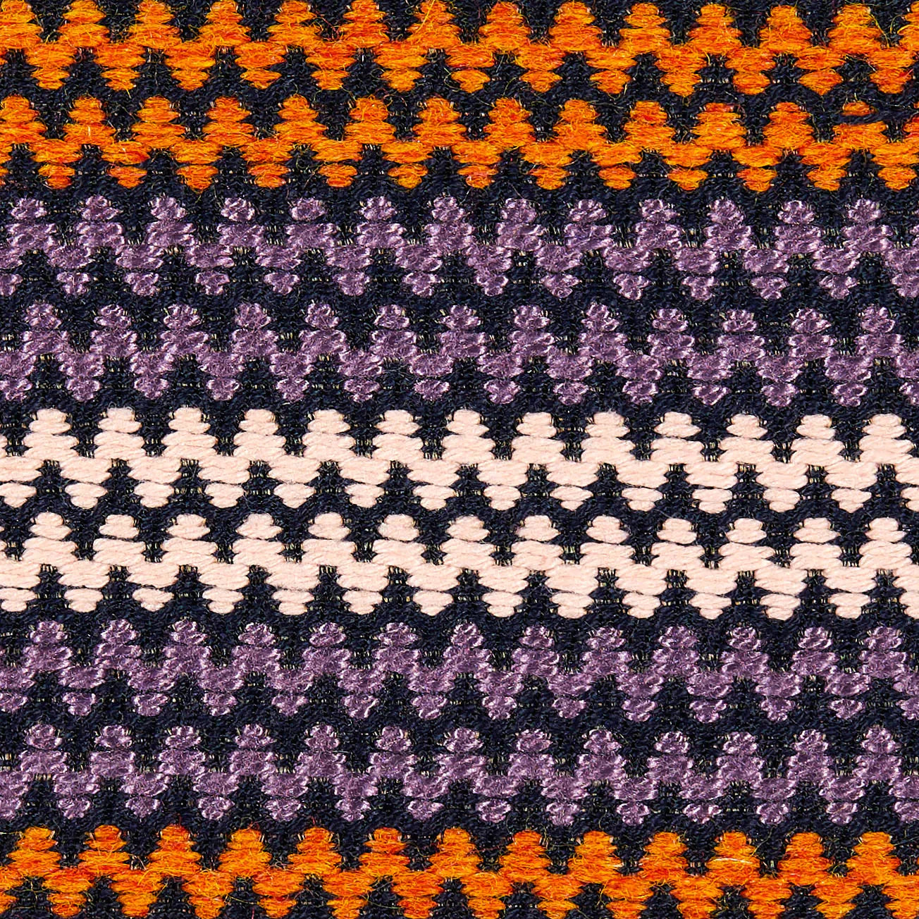 Chain Stitch - Verona