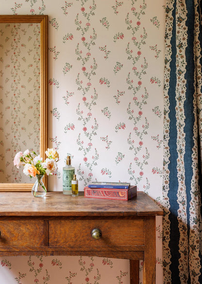 Indienne Vine Wallpaper - Crimson/Rose