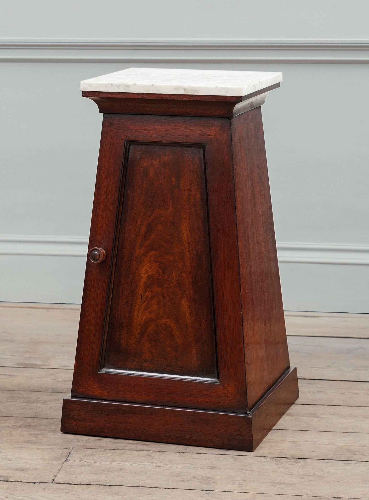 Perwick Cabinet – Wells Abbott | To The Trade