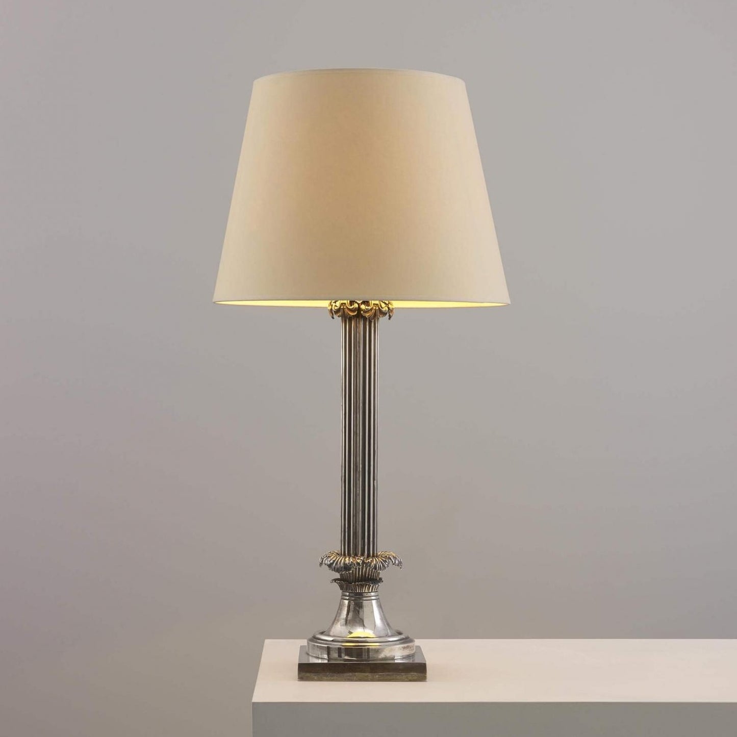 Arum Table Light