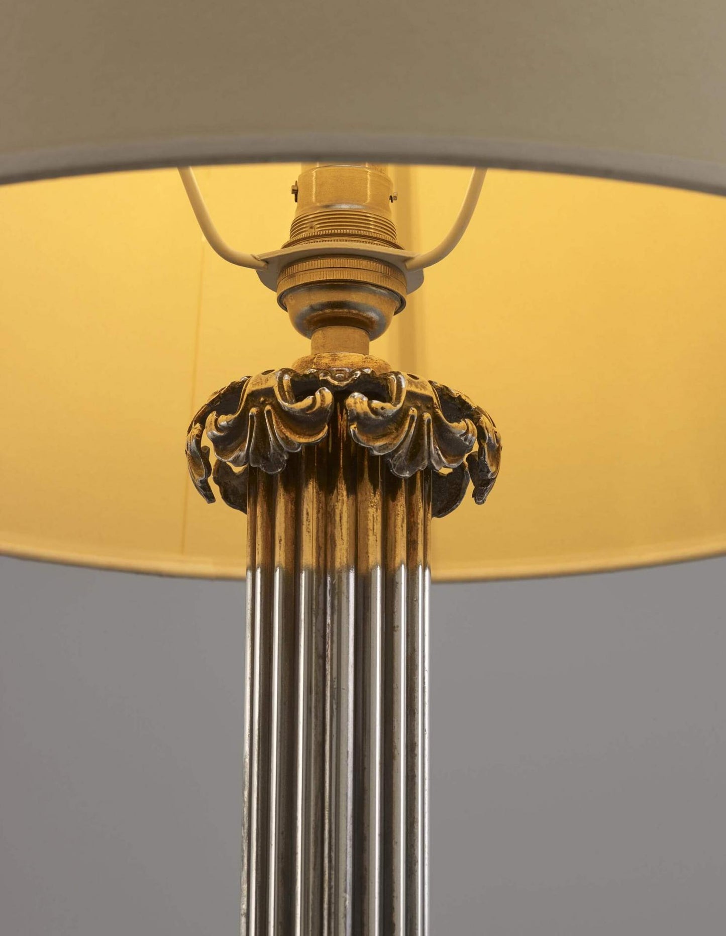 Arum Table Light