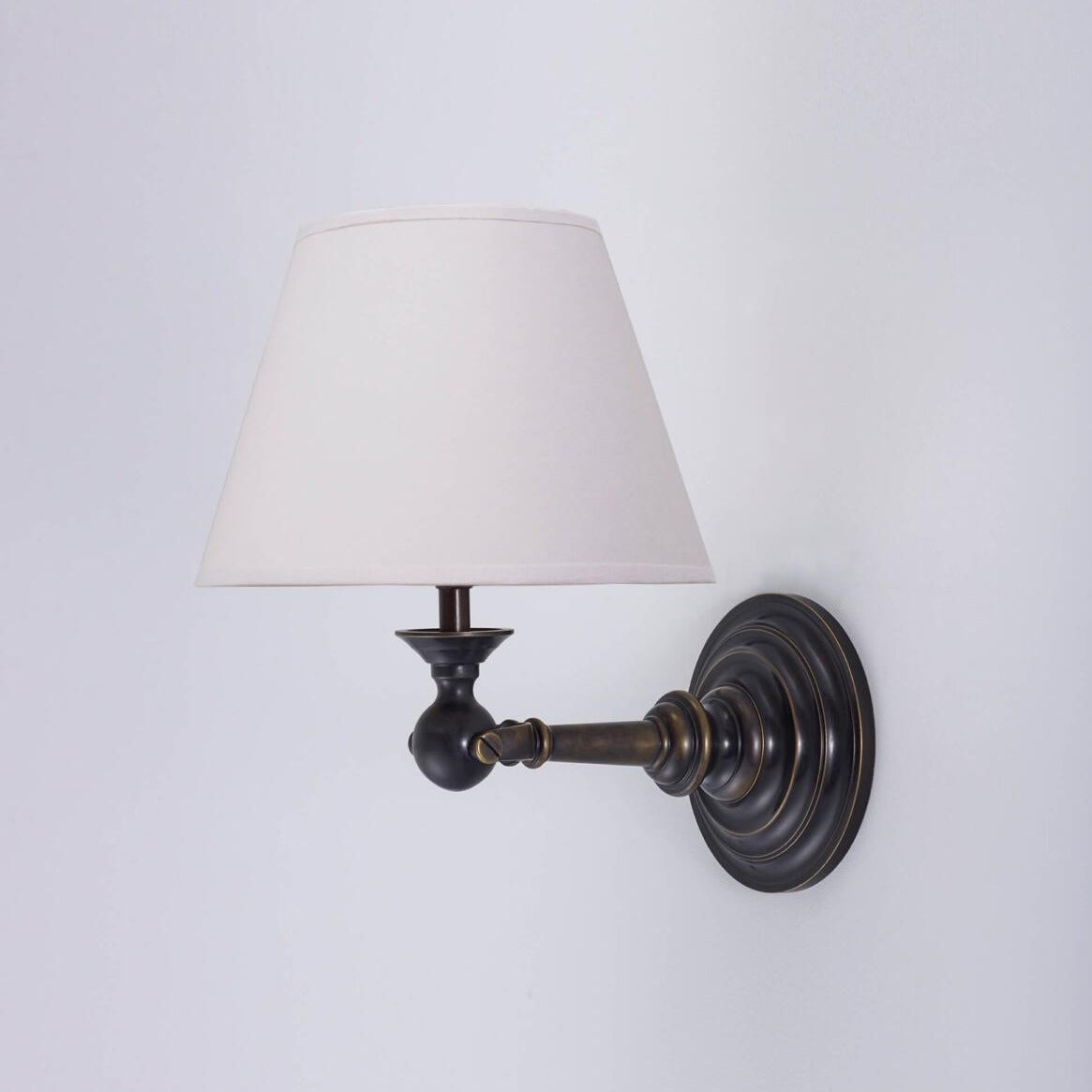 Clipper Wall Light